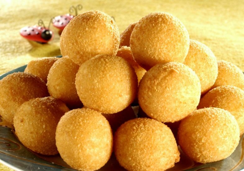 Ir para  <ul>
	<li>1/2 x&iacute;cara de ch&aacute; de queijo parmes&atilde;o ralado;</li>
	<li>1/2 x&iacute;cara de ch&aacute; de queijo-de-minas ou prato ralado;</li>
	<li>1/2 colher de...